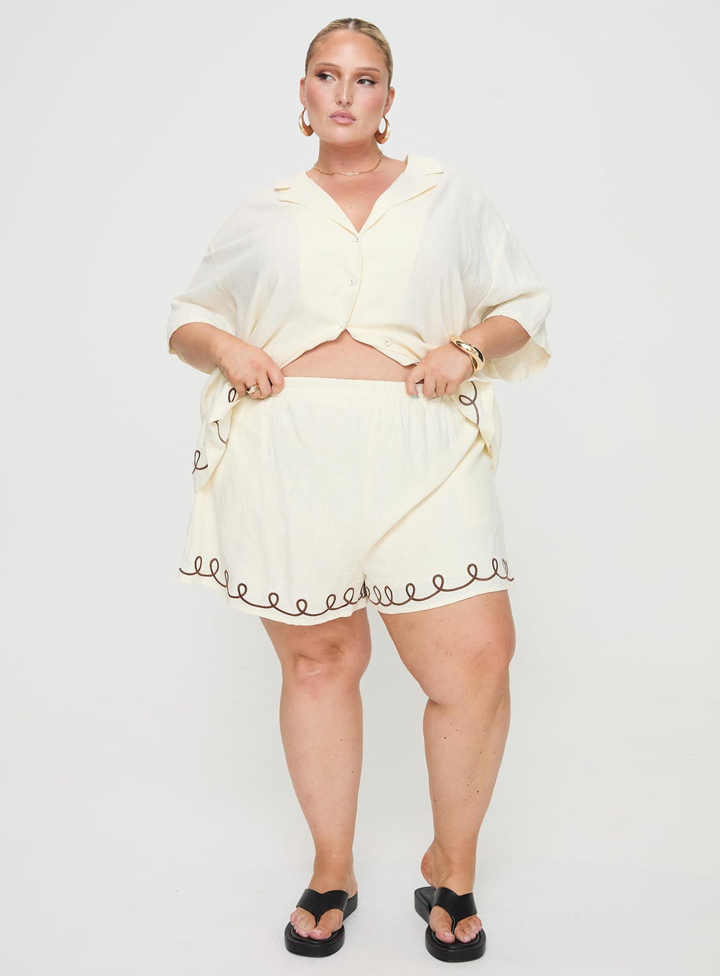 Jamari Linen Blend Shorts Cream / Brown Curve