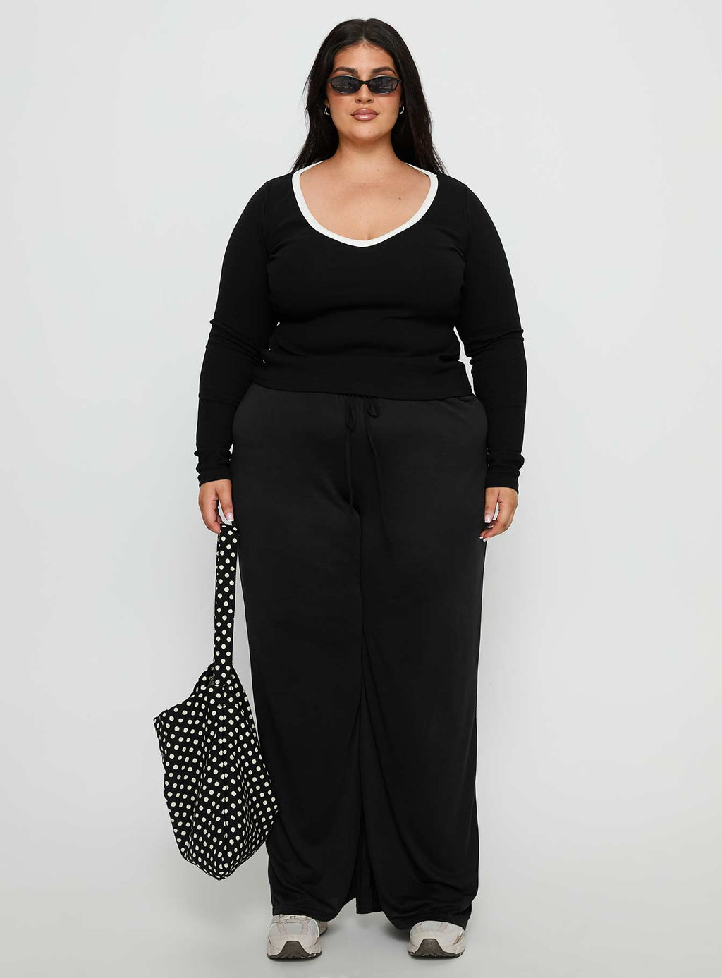 Baseline V Neck Long Sleeve Top Black / White Curve